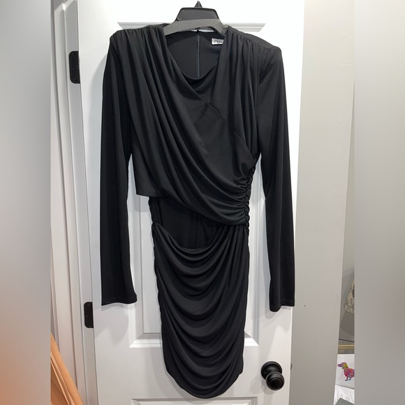 Zara Black Draped Mini Dress with Cut Out and Shoulder Pads XL Body Con Rouged - Picture 5 of 11